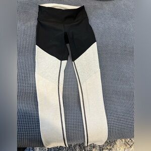 X-small Color blocked Outdoor Voices leggings
